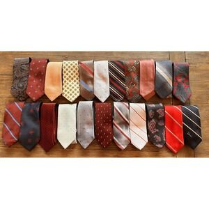 Vintage Mens Neck Ties LOT OF 22 - Van Heusen, Wembley, Damon & More Classic